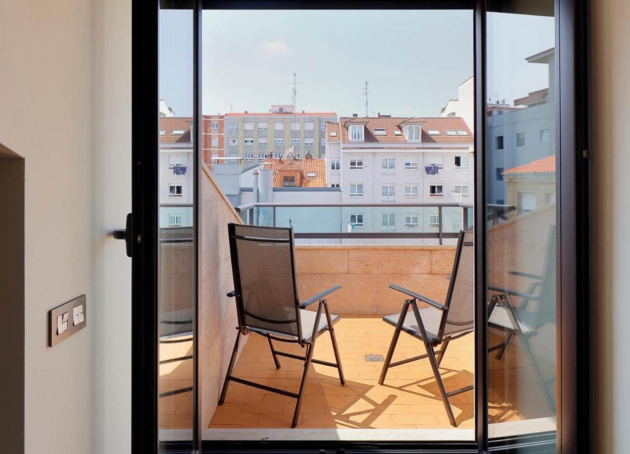Atico Con Terraza, Vistas Al Mar Y Parking En Playa De S Lorenzo Gijón Buitenkant foto